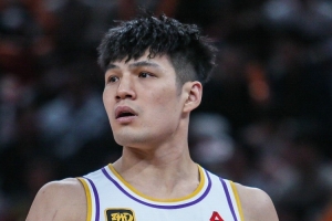 💪不断升级！陈国豪晒在美国特训的视频：训练比赛日常