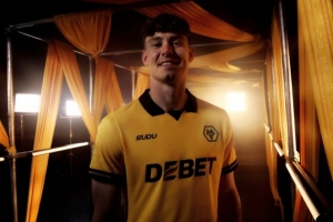 官方：狼队买断塞尔塔租将拉尔森，签约至2029年