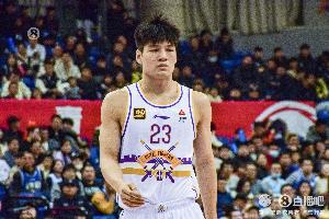 媒体人：广东从北控得陈国豪花了1500万 引进焦泊乔一事还未执行