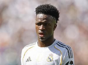 塞尔电台：维尼修斯的续约谈判推迟至赛季结束进行