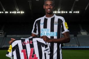 翻倍卖！2022年纽卡破纪录7000万买22岁伊萨克，现破纪录1.5亿卖