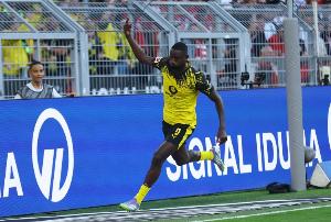 图片报：多特前锋吉拉西因伤退出几内亚国家队名单，已返回德国