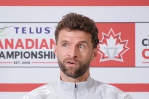 穆勒谈蓄胡：有天去理发店修完发现还不错，我就想先留下它