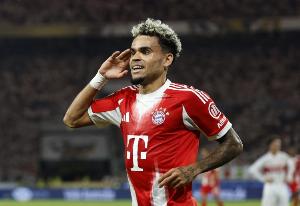 拜仁球员经常光顾！理发师：他们通常赛前来理发，都喜欢渐变发型