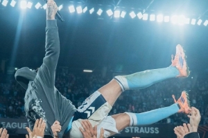 队史出场王！塞尔塔晒视频致敬阿斯帕斯：队长，传奇，永恒