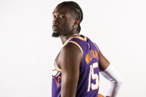 马威：下半场球队更有拼劲 只要我在场就必须对比赛产生影响