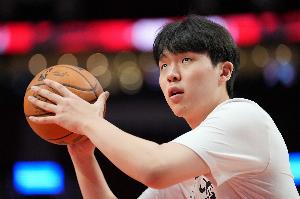 NBA中国官网：开拓者下放杨瀚就是给他另配教练和队友“开小灶”