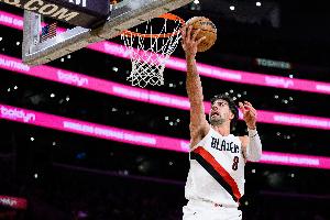 冲击力十足！阿夫迪亚上半场11中4得12分3板3助 三分5中2