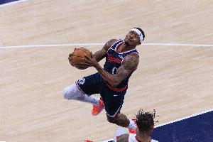 船记：有人问我快船这赛季前景如何 要么所向披靡 要么伤兵满营