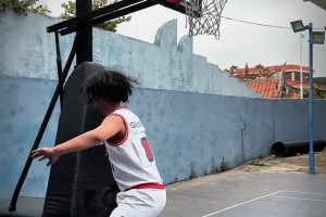 绝对人才！模仿帝陈挑战爆笑模仿公牛12秒9分逆转湖人😂