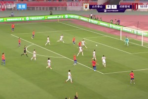 带刀后卫！泽卡助攻卡扎尔头球破门，泰山1-1扳平蓉城
