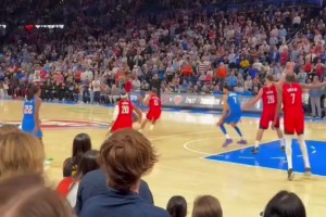 超巨啊！申京全场拼到最后 砍下了39分10篮板7助攻~