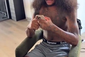 老阿姨的魅力这么大？！杰伦-格林在后背纹上40岁女友的画像！