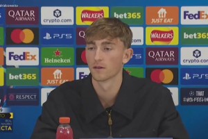 赫伊森在新闻发布会上力挺维尼修斯，直截了当，毫不拐弯抹角！