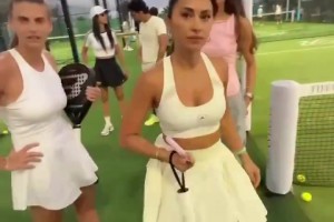 美国博主问安东内拉：你是做什么工作的？😅